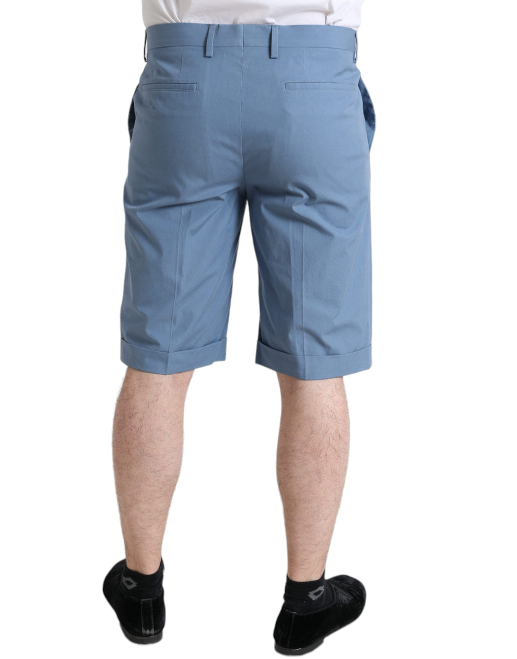 Shorts bermuda pour homme en coton bleu ciel Dolce & Gabbana avec ourlet plié, vue de face.