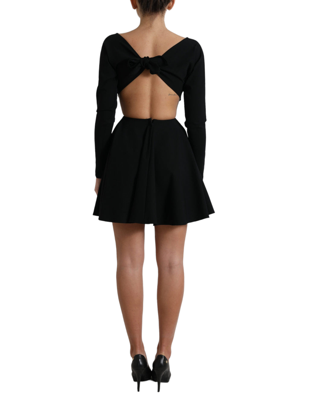 Robe courte noire Dolce & Gabbana en viscose avec découpes, manches longues et coupe en ligne A.
