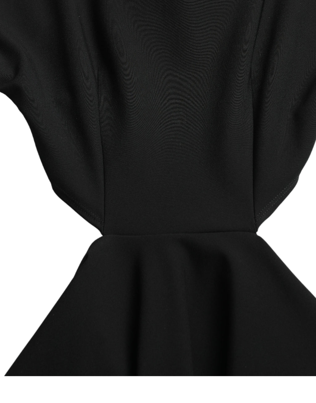 Robe courte noire en viscose Dolce & Gabbana avec découpes, manches longues et coupe en A, portée élégante et sophistiquée.