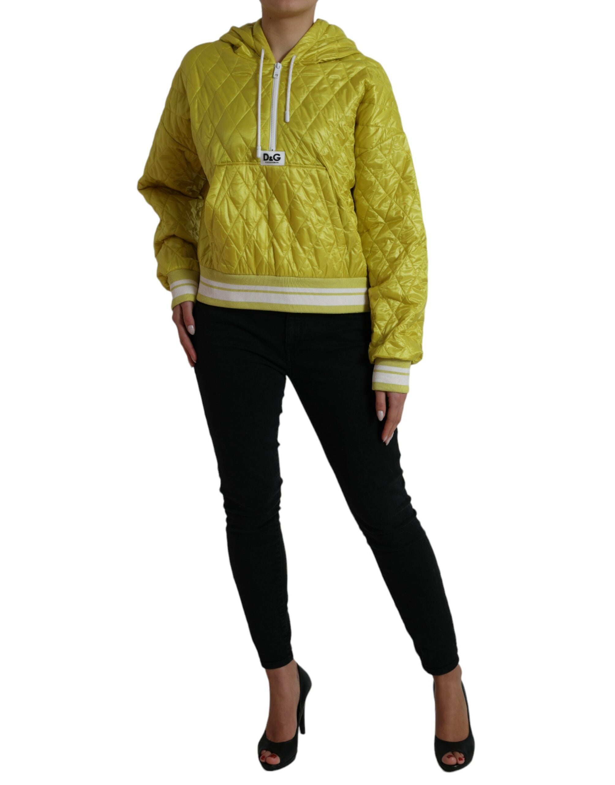Veste à capuche matelassée en nylon jaune de Dolce & Gabbana, veste élégante et décontractée avec fermeture éclair et détails stylés.