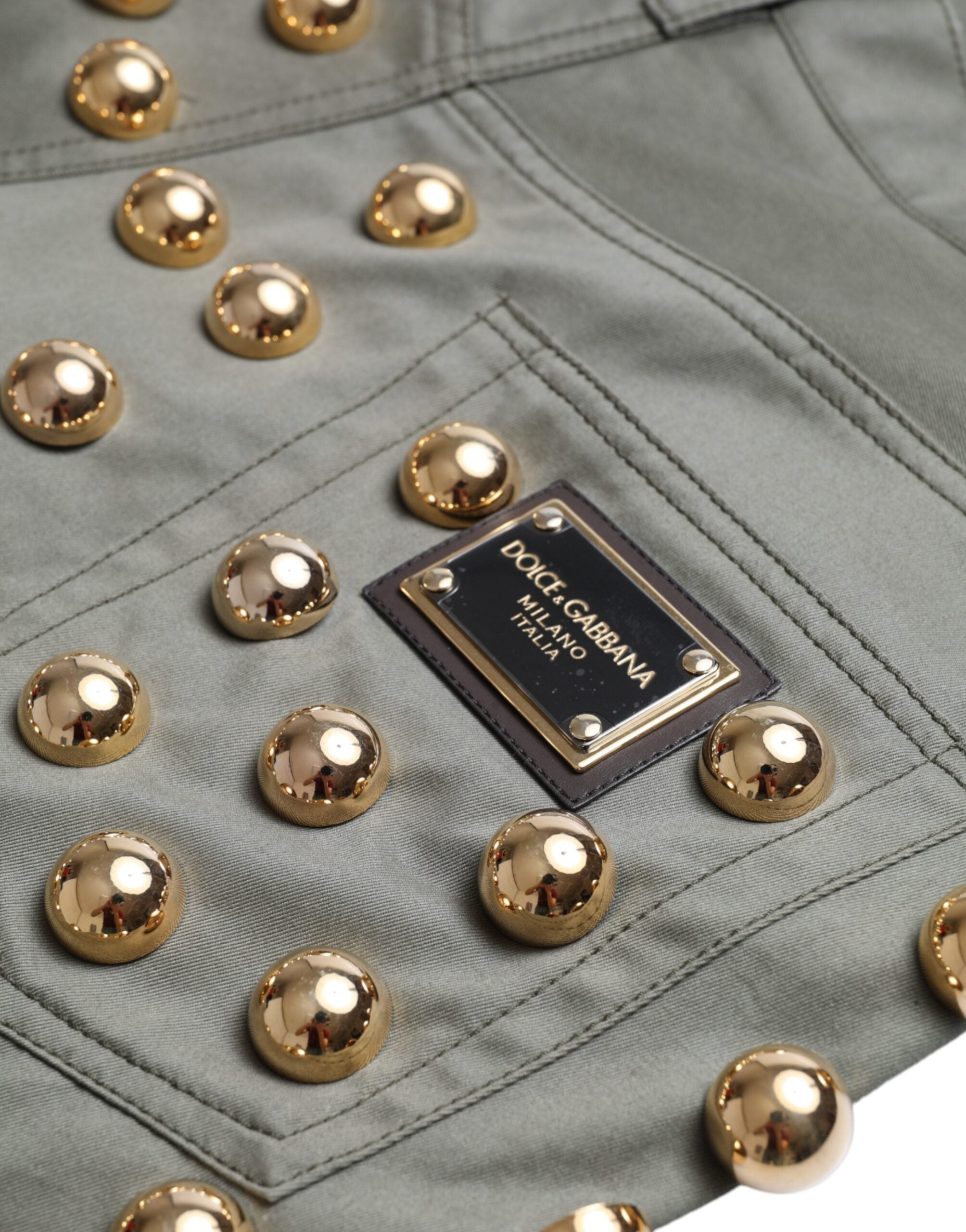 Shorts en coton vert Dolce & Gabbana à taille haute avec embellissements, style chaud et tendance.