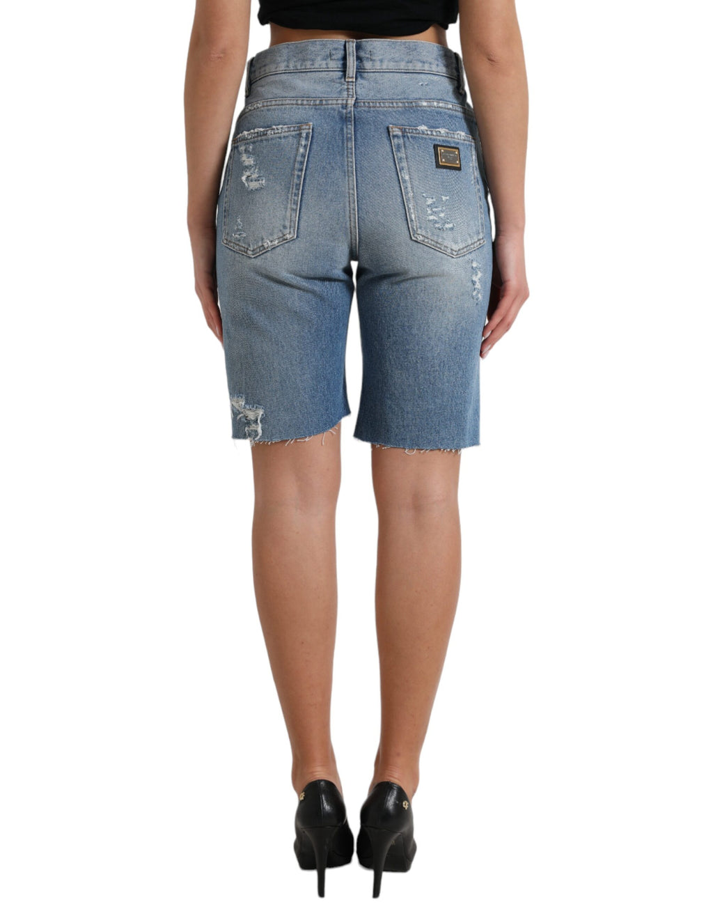 Shorts bermuda tachetés et ornés de Dolce & Gabbana, bleu usé avec embellissements, style décontracté et tendance.
