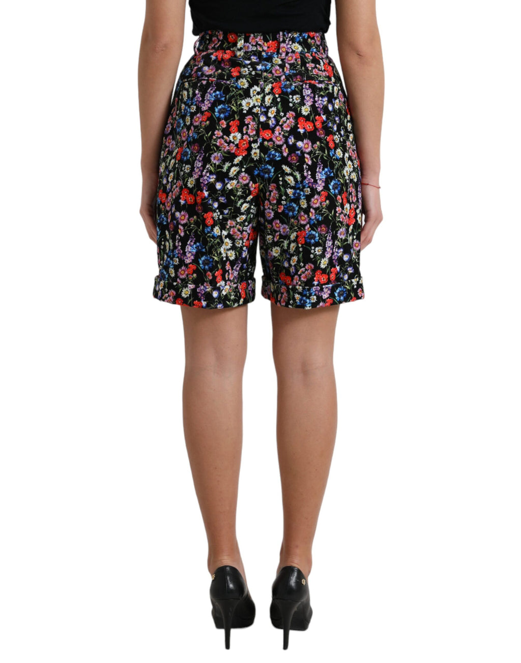 Shorts Dolce & Gabbana noirs à fleurs, taille haute, coupe courte, en tissu léger, mode élégante et tendance.