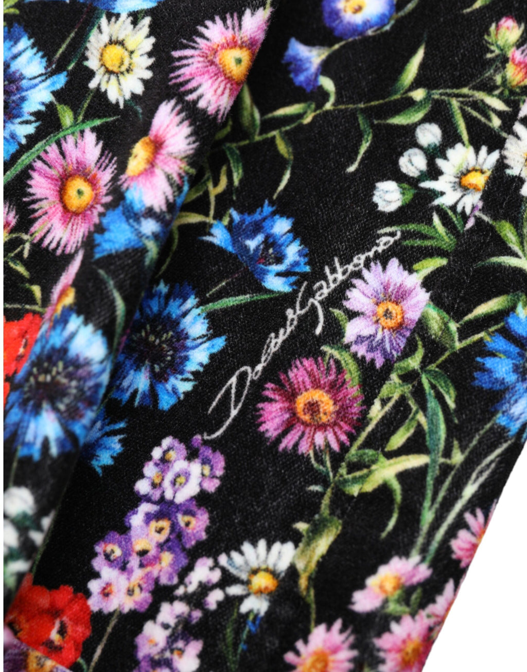 Shorts Dolce & Gabbana à fleurs noires, taille haute, haut de gamme, design élégant et tendance pour femmes.