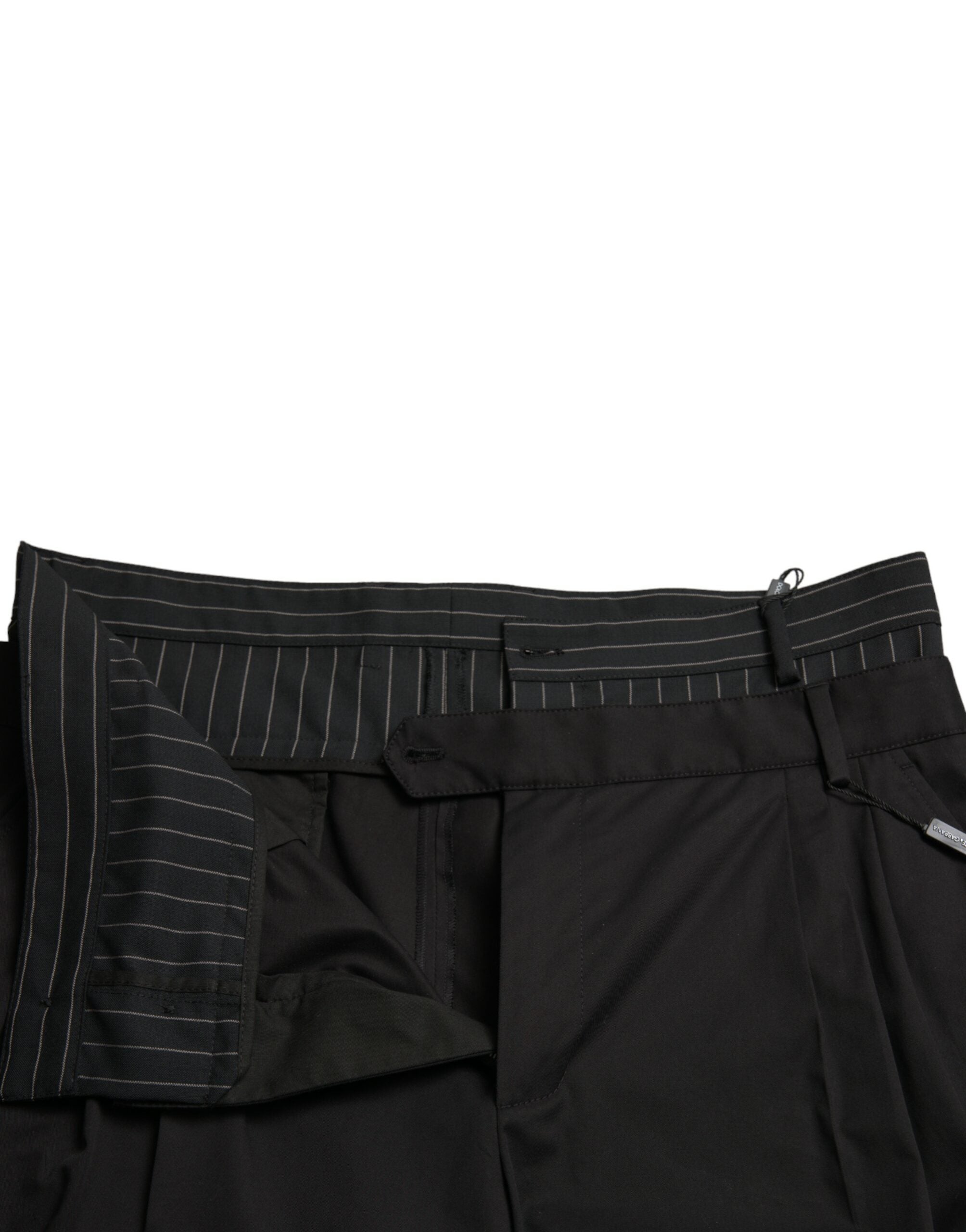 Shorts cargo bermuda en coton noir de Dolce & Gabbana, coupe stretch, style décontracté et moderne.