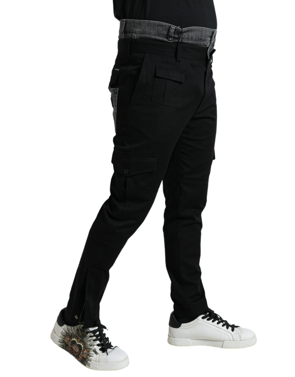 Pantalons jeans Slim en coton denim noir et gris de Dolce & Gabbana, vue détaillée du tissu et de la coupe ajustée