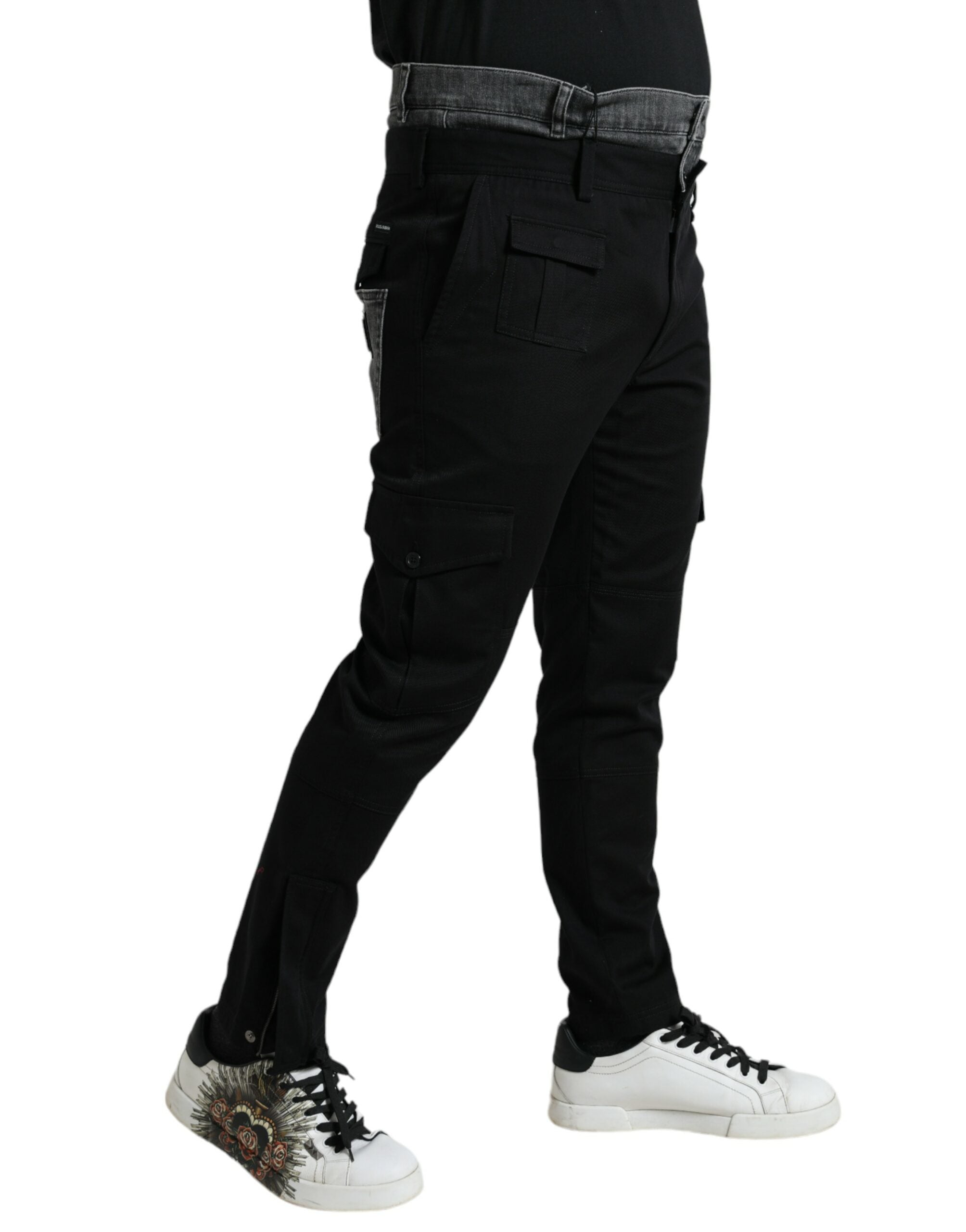 Pantalons jeans Slim en coton denim noir et gris de Dolce & Gabbana, vue détaillée du tissu et de la coupe ajustée