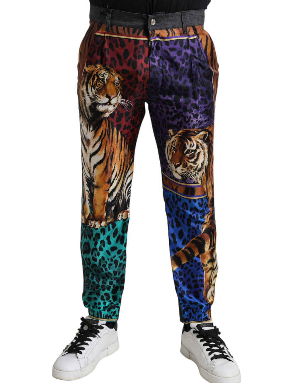 Jeans en denim ample de Dolce & Gabbana avec tigre multicolore, coton, style décontracté, détails colorés et coupe décontractée.