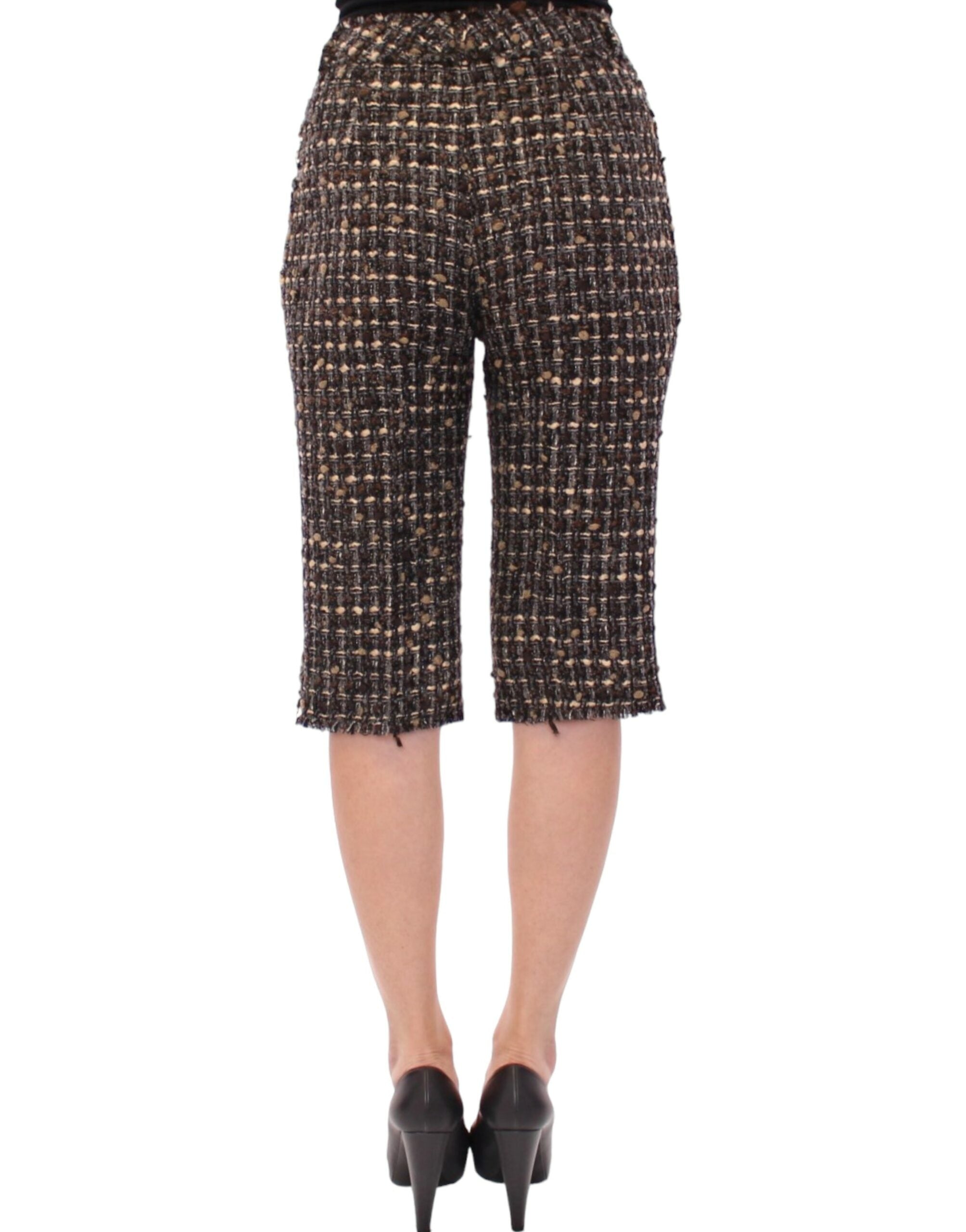 Shorts en laine multicolore Dolce & Gabbana avec coupe décontractée, visibles avec détails colorés et texture en laine.