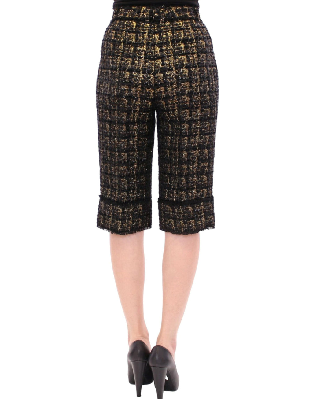 Shorts en tissu noir Dolce & Gabbana, style élégant avec coupe décontractée, visibles sur l'image.