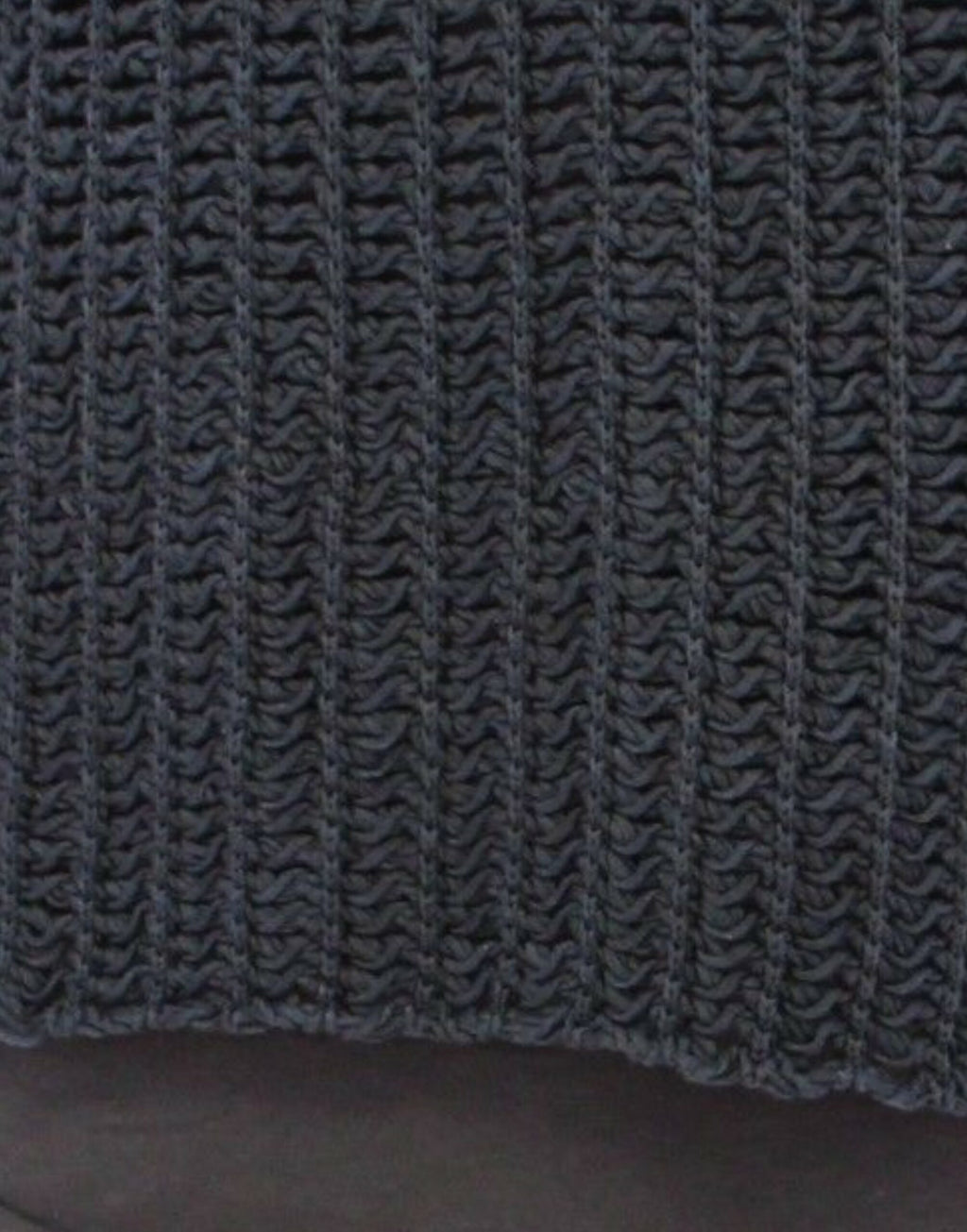 Pull Dolce & Gabbana Blue Runway Netz en maille ajourée, pull-over en filet bleu avec détails élégants, mode raffinée.