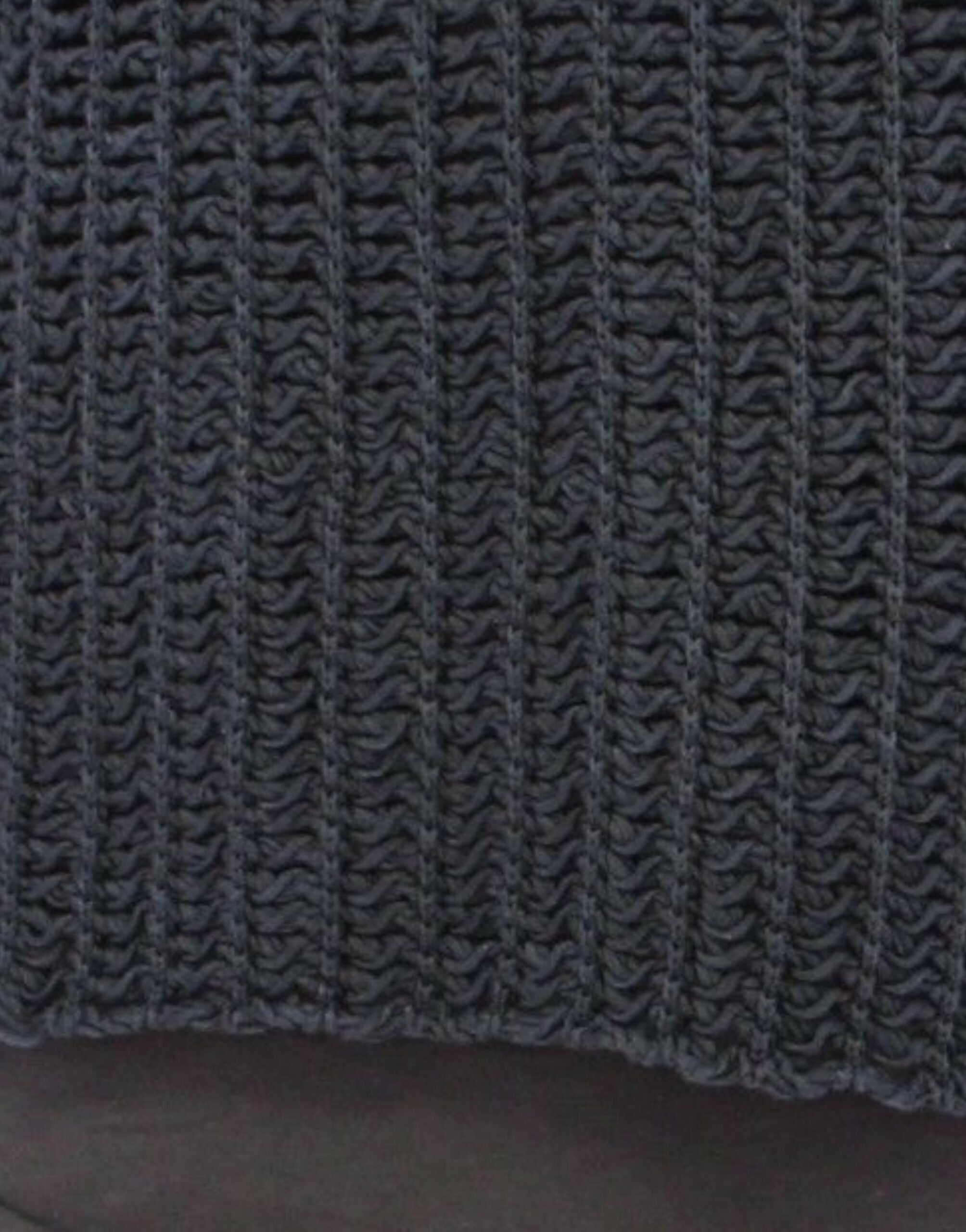 Pull Dolce & Gabbana Blue Runway Netz en maille ajourée, pull-over en filet bleu avec détails élégants, mode raffinée.