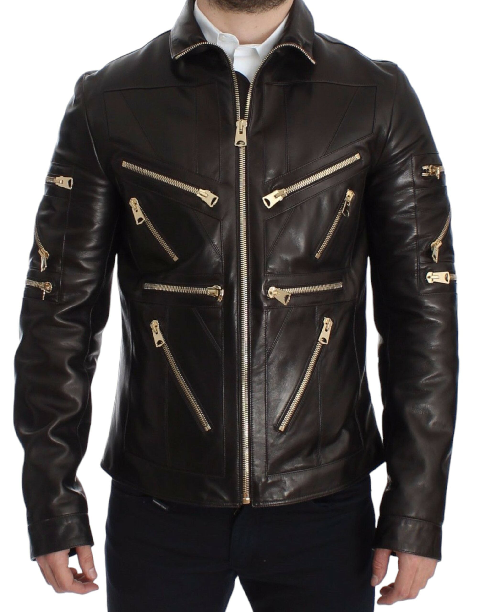Veste en cuir d'agneau marron de Dolce & Gabbana avec fermeture éclair, vue de face sur une modèle.