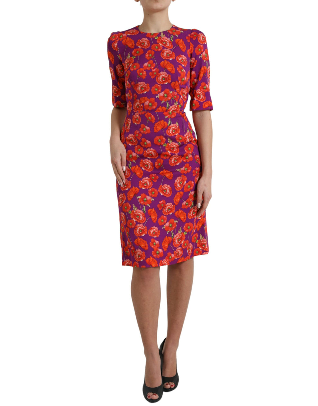 Robe fourreau Dolce & Gabbana à imprimé fleuri multicolore avec des coquelicots, taille ajustée et style élégant.