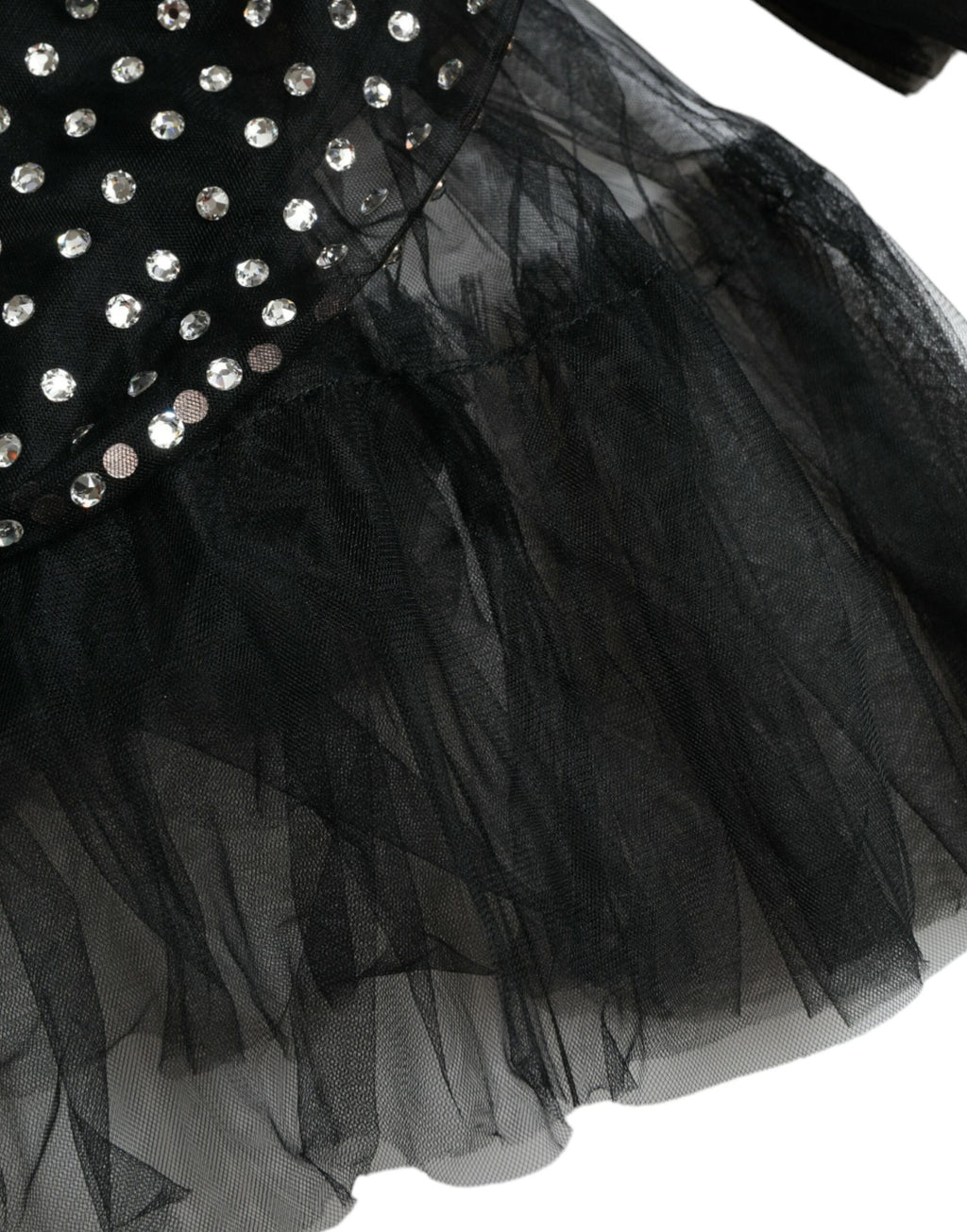 Robe longue noire Dolce & Gabbana à taille évasée, ornée de cristaux brillants et élégants détails sophistiqués.