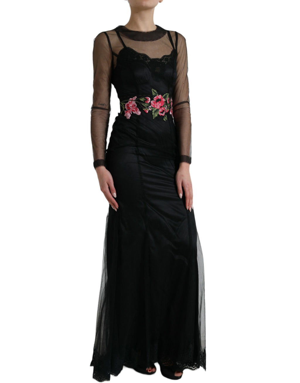 Robe longue en tulle noir avec broderie florale en dentelle, création Dolce & Gabbana, élégante et sophistiquée.