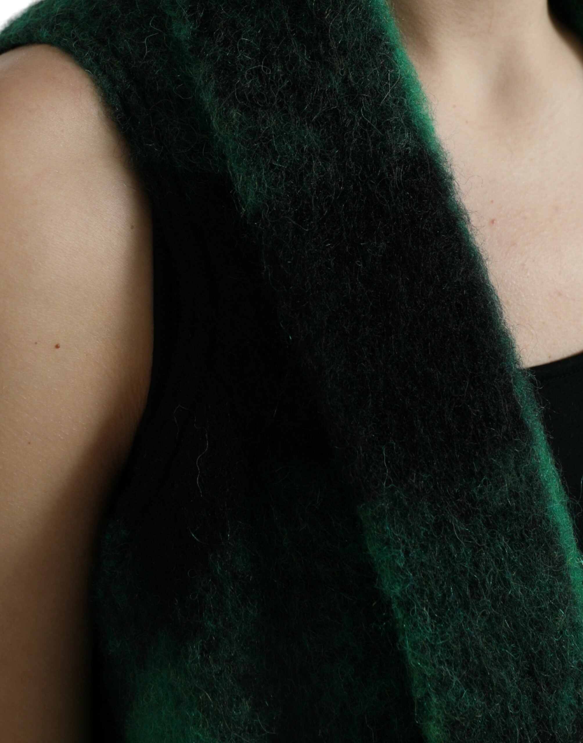 Manteau poncho Dolce & Gabbana en laine à carreaux noir et vert Buffalo, style élégant et chaud pour l'automne.