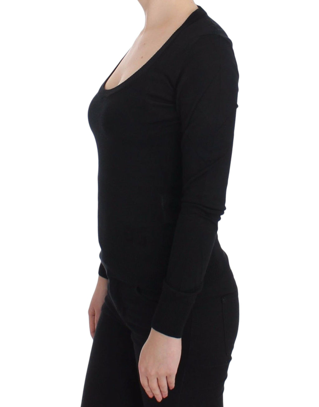 Pull en cachemire noir Dolce & Gabbana à col rond, douceur et élégance pour un style sophistiqué.