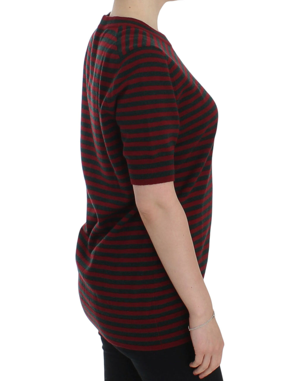 Pull en cachemire rouge et gris Dolce & Gabbana à manches courtes, douceur élégante et confortable.