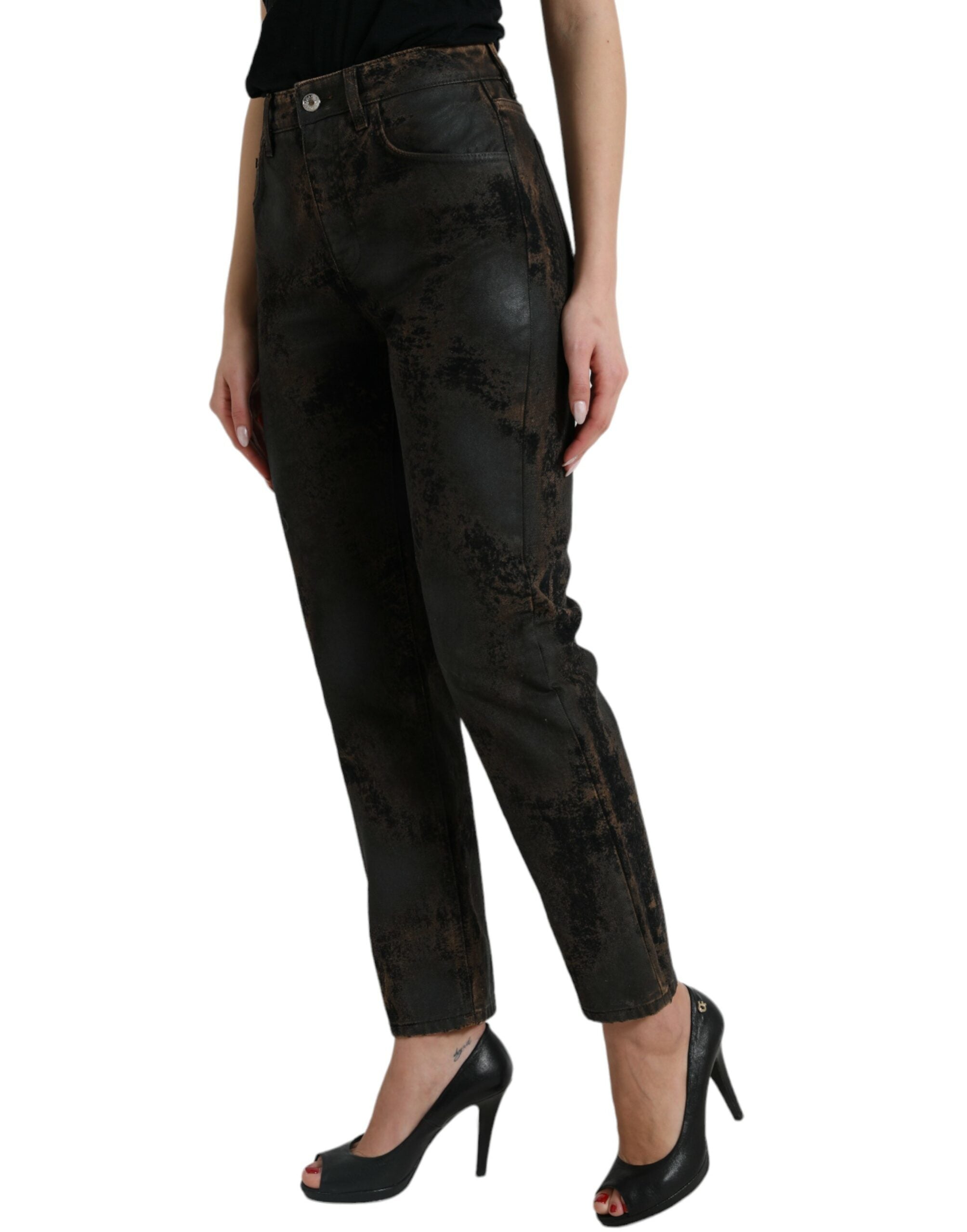 Jeans en denim marron Dolce & Gabbana BOYFRIEND à taille moyenne, coton, coupe décontractée, visibles sur l'image.