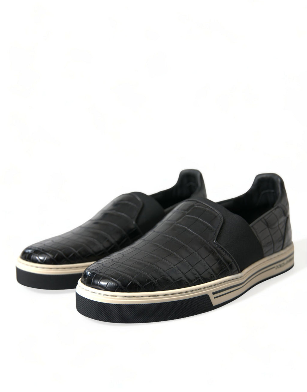 Chaussures sneakers Dolce & Gabbana en cuir exotique noir croco, style élégant et moderne, vue en gros plan.