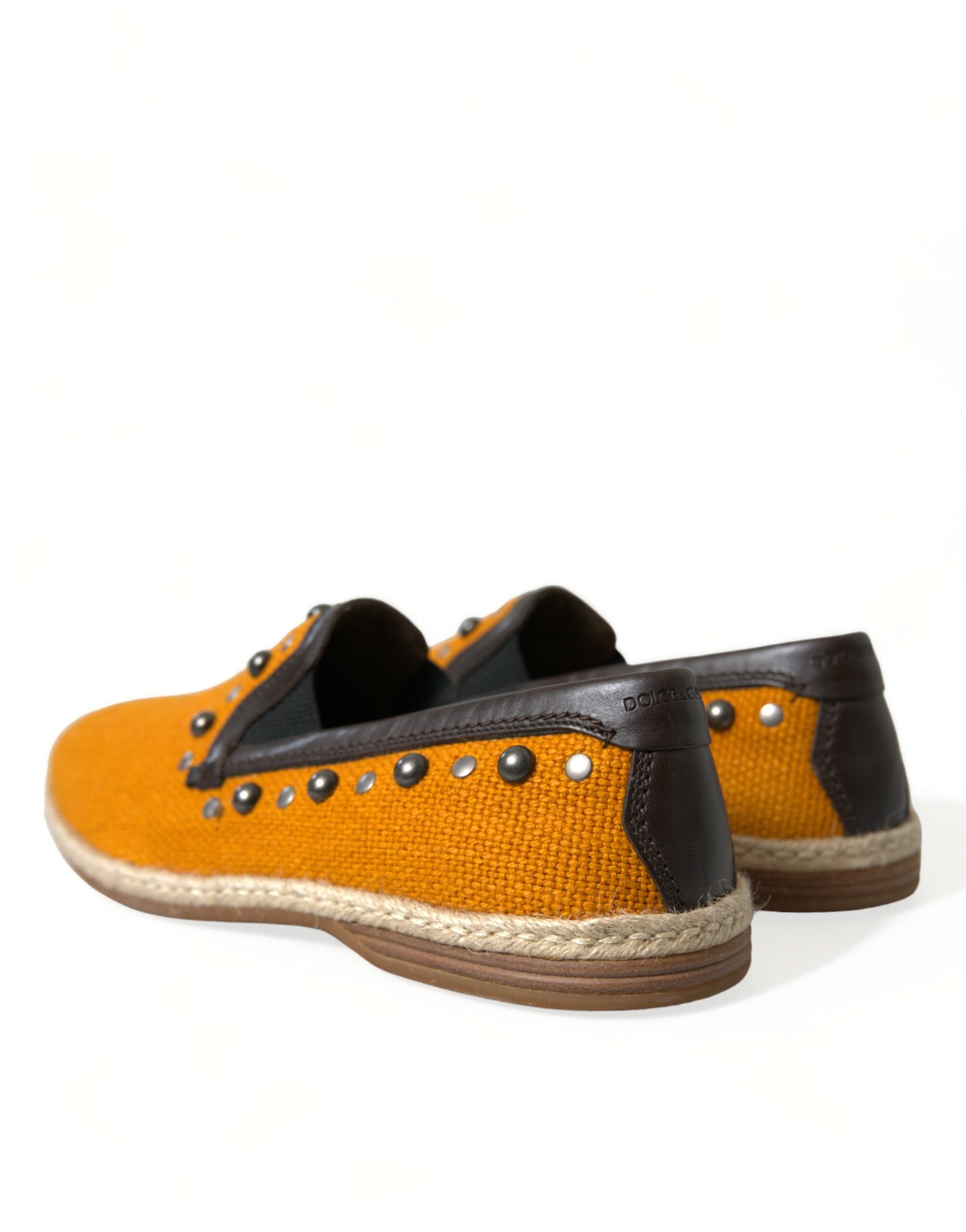 Mocassins en lin orange de Dolce & Gabbana avec détails en cuir et clous, chaussures élégantes pour homme.