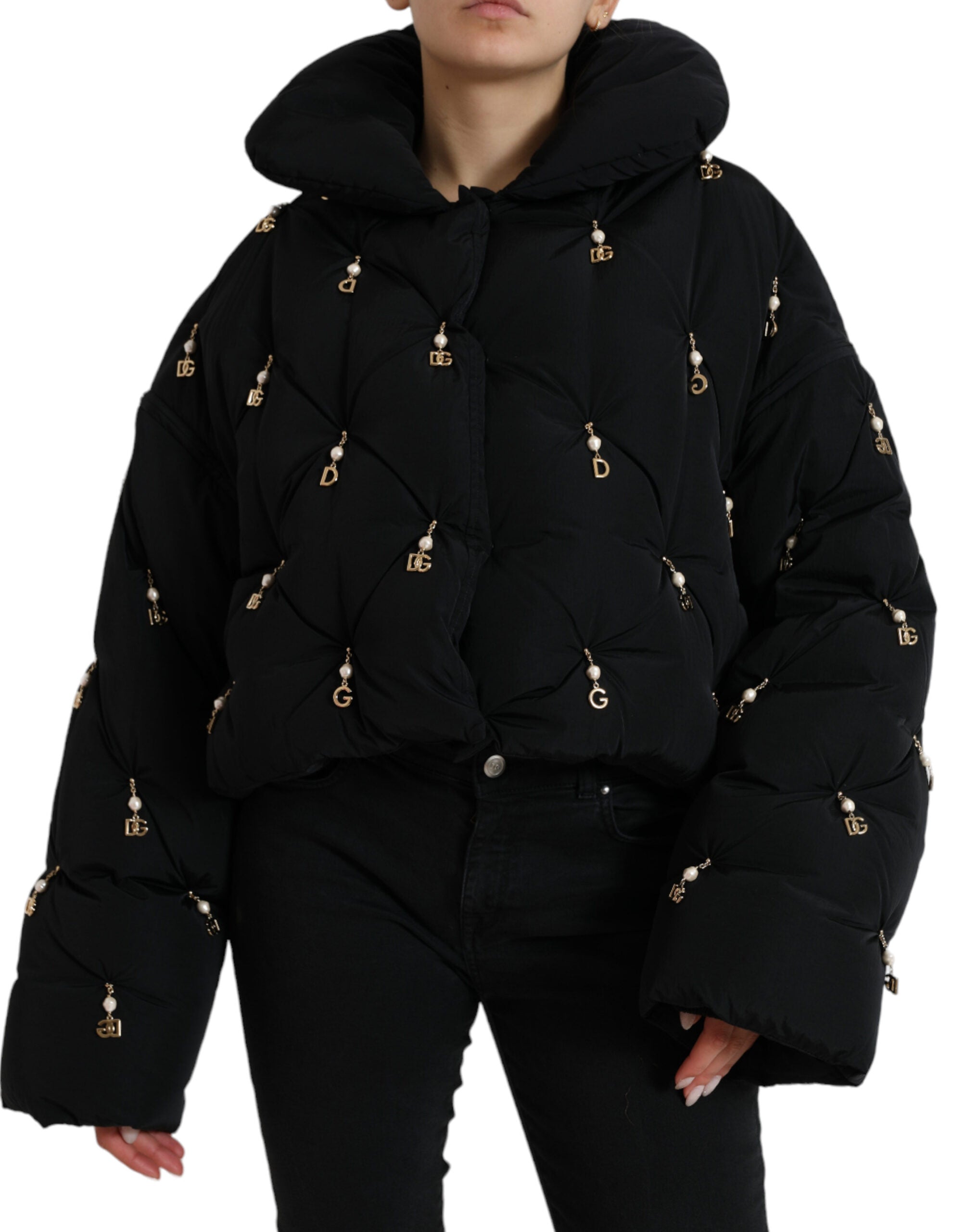 Veste bomber noire Dolce & Gabbana en nylon matelassé avec embellissements et détails brillants, mode élégante et sophistiquée.