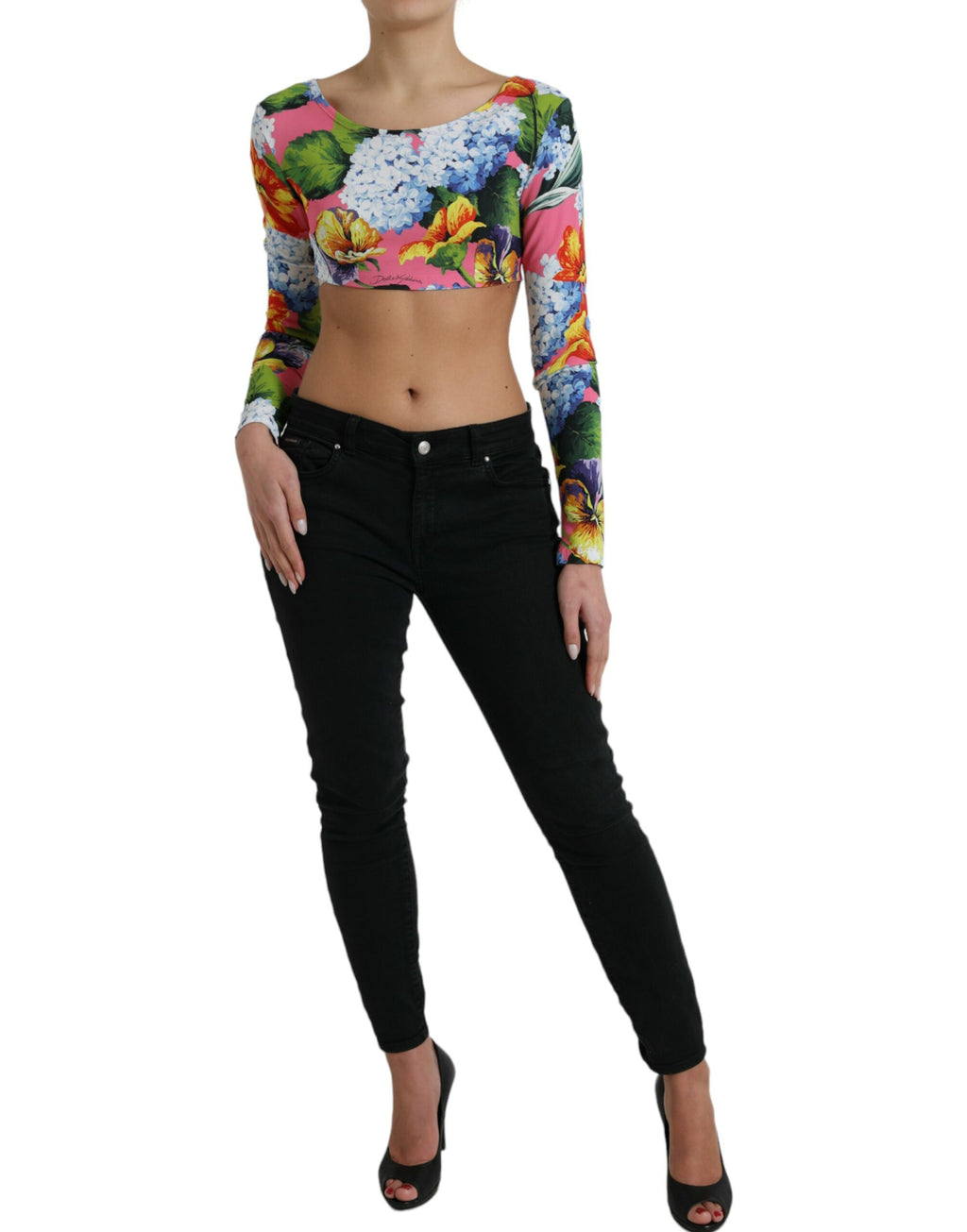 T-shirt court à manches longues Dolce & Gabbana à motifs floraux multicolores, style crop top.