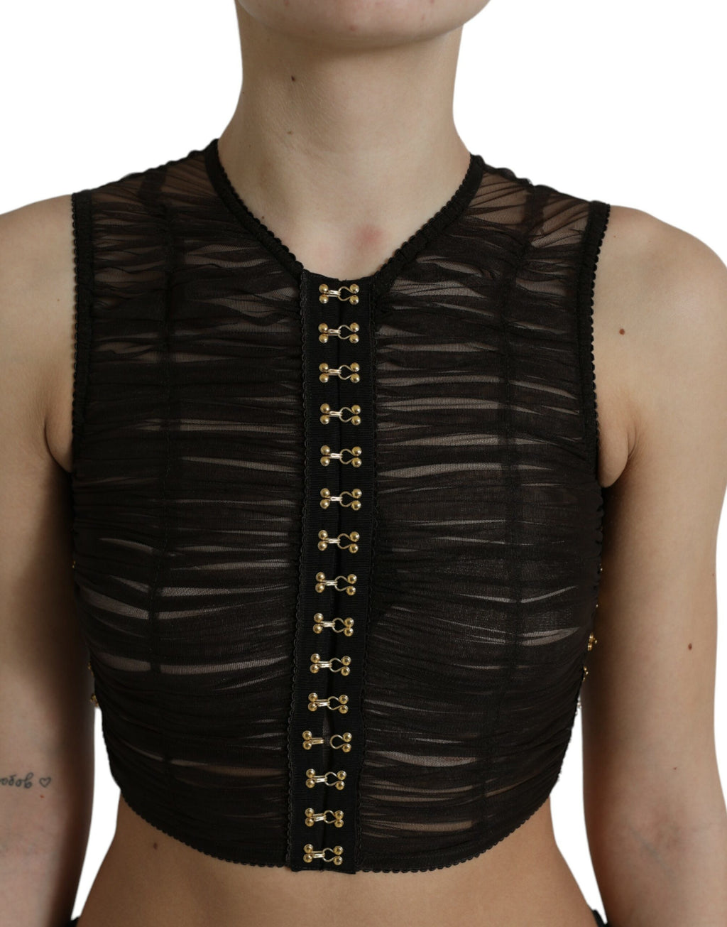 Top court Dolce & Gabbana en nylon marron stretch avec embellissements, style cropped et tendance.