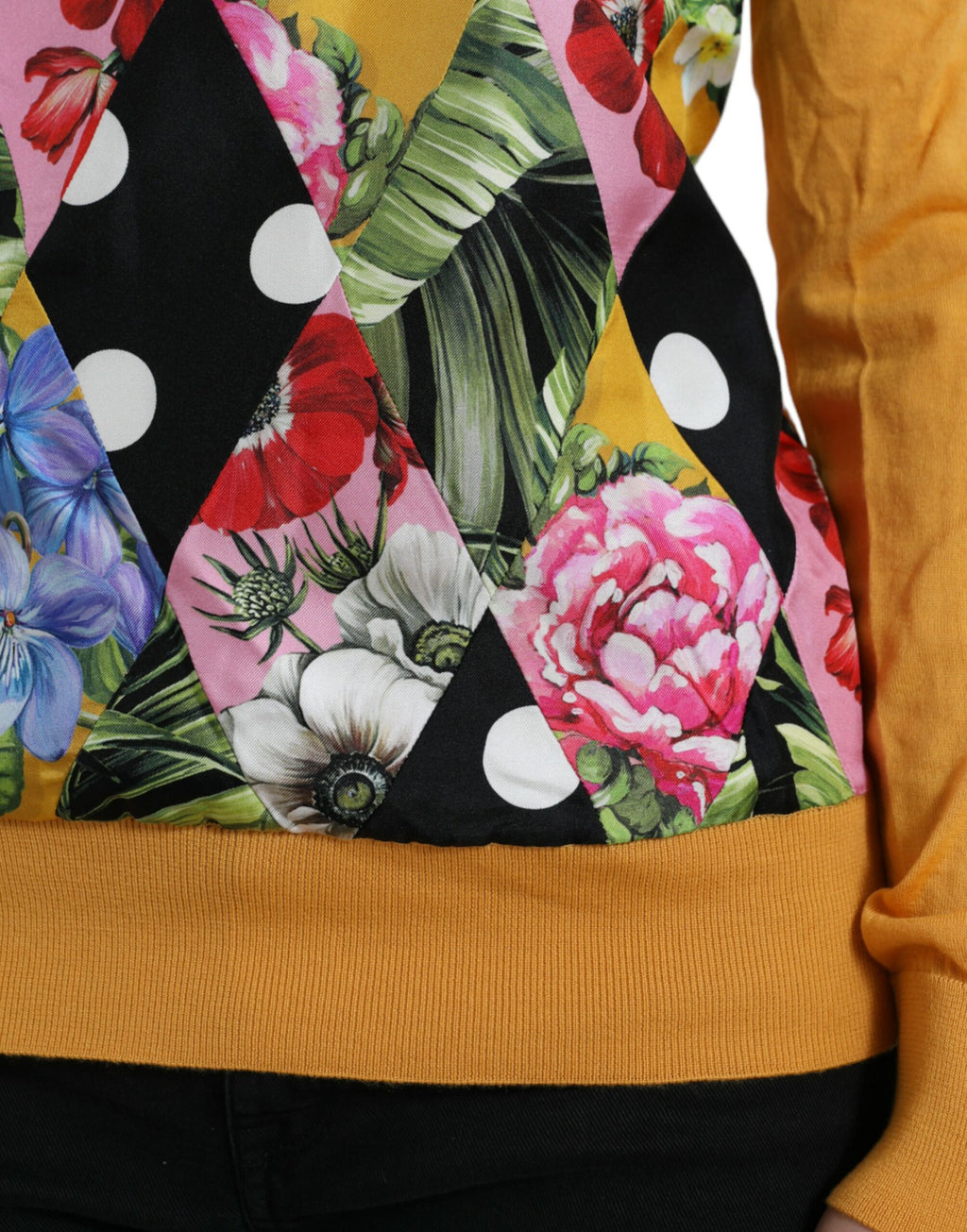 Pull homme Dolce & Gabbana en cachemire multicolore avec patchwork, col Henley, détails colorés et style élégant.