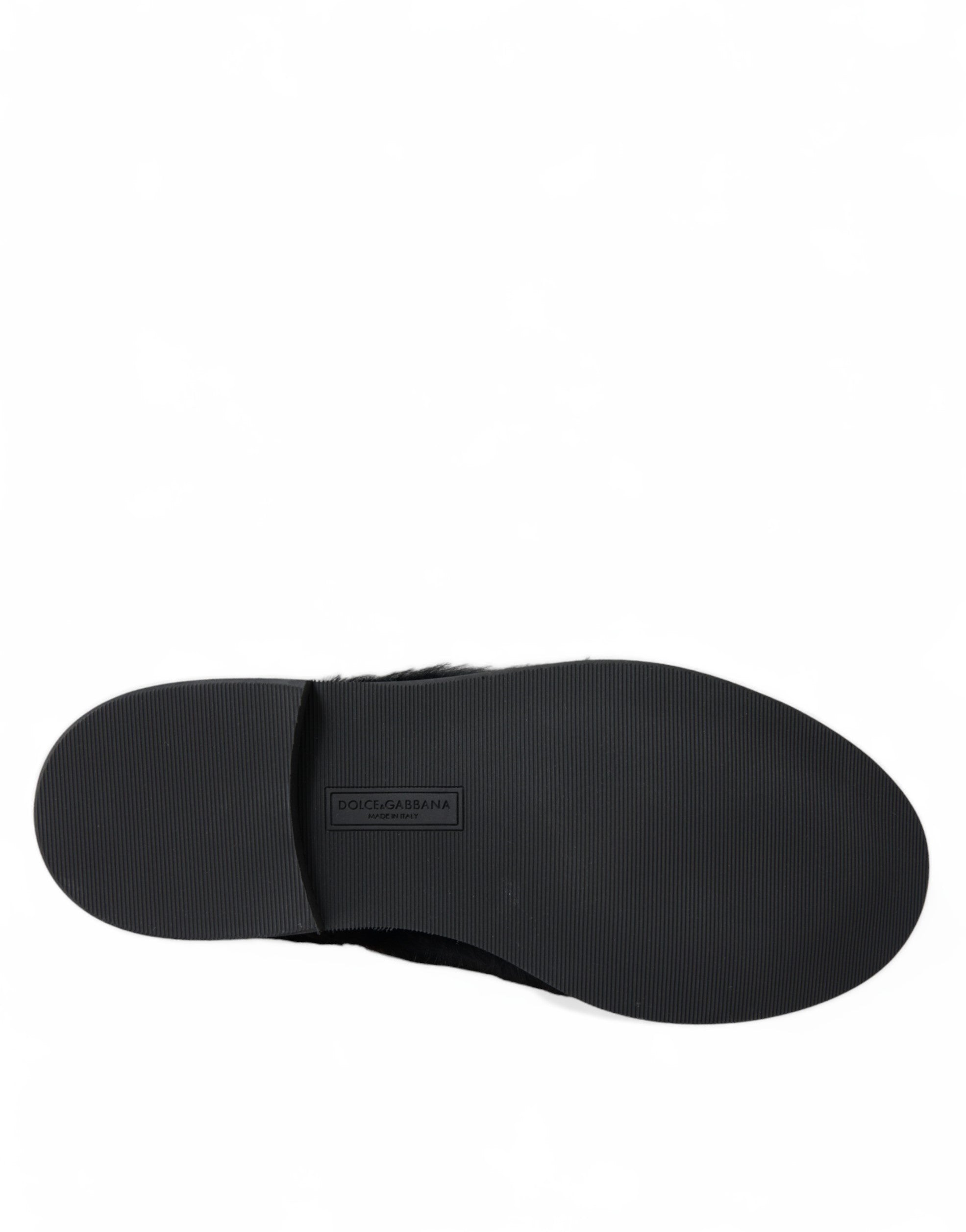Chaussures derby en cuir noir et fourrure Dolce & Gabbana, lacets, style élégant et sophistiqué.