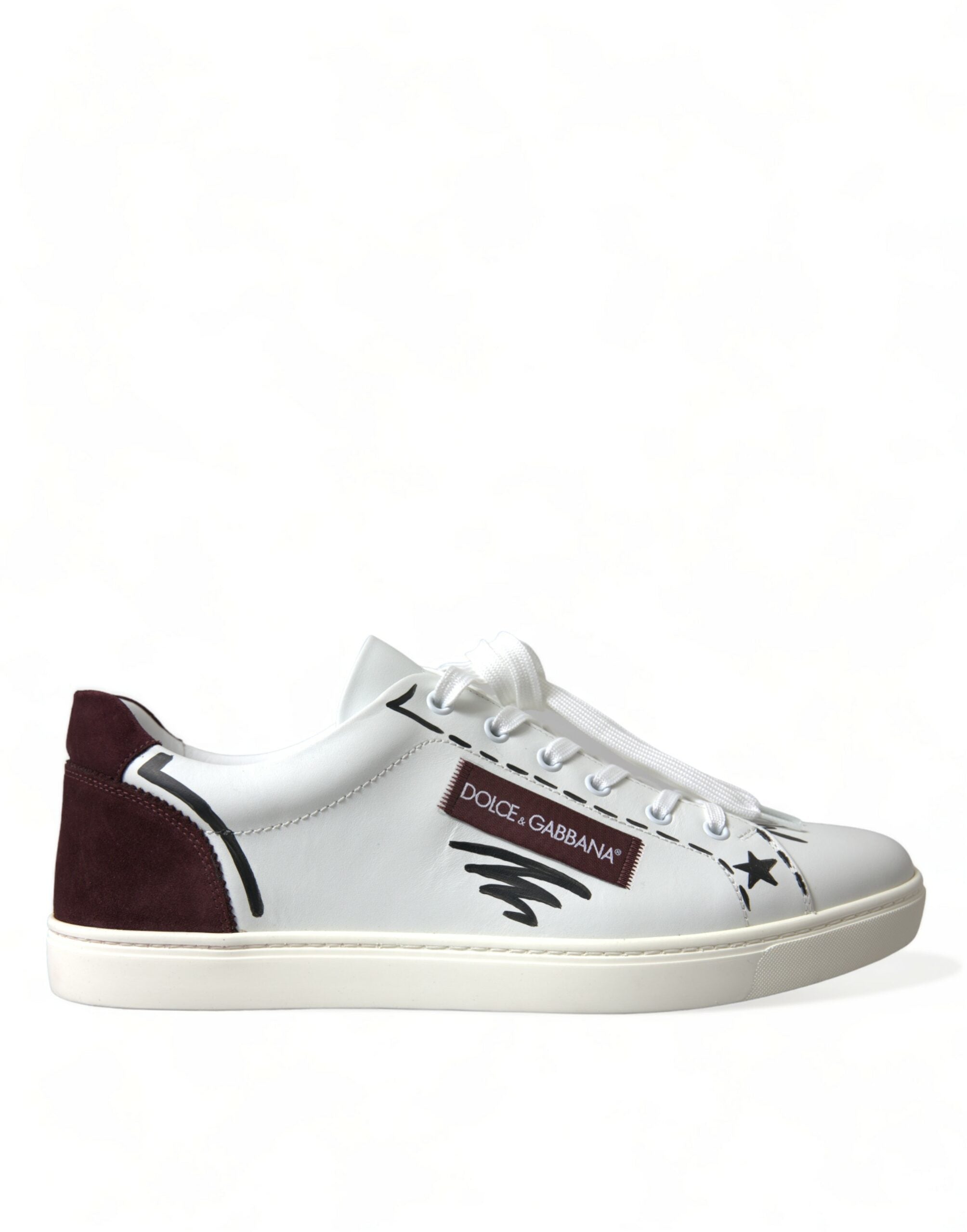 Chaussures sneakers basses blanches en cuir Bordeaux avec logo Dolce & Gabbana, style élégant et moderne.