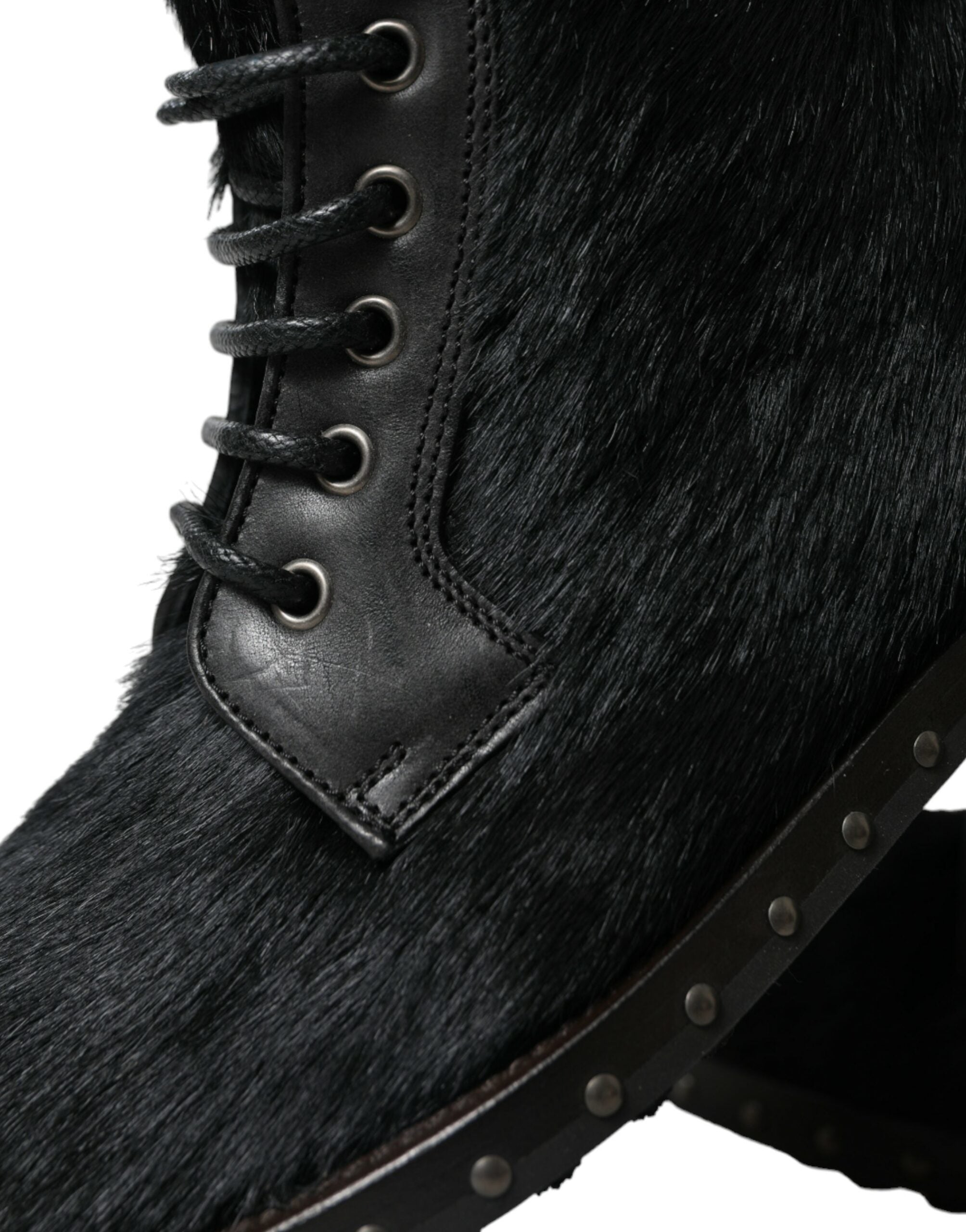 Bottes en cuir noir style pony de mi-mollet de Dolce & Gabbana, chaussures élégantes avec finition soignée et semelle robuste.