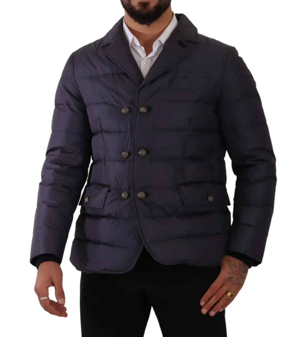 Blouson d'hiver Dolce & Gabbana en soie bleue avec détails sophistiqués, idéal pour un look élégant et chaud.