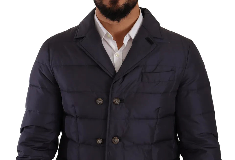 Blouson d'hiver en soie bleue Dolce & Gabbana pour femme, veste chaude et élégante avec coupe moderne.