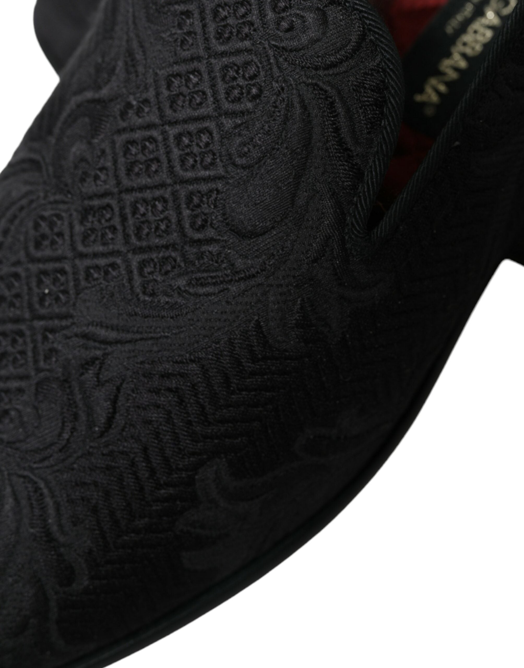 Chaussures hommes Dolce & Gabbana, mocassins slip-on en brocart noir pour dressage, élégants et sophistiqués.