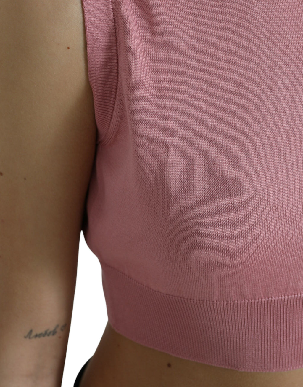 Débardeur cropé sans manches rose de Dolce & Gabbana avec col rond, style décontracté et tendance pour femme.