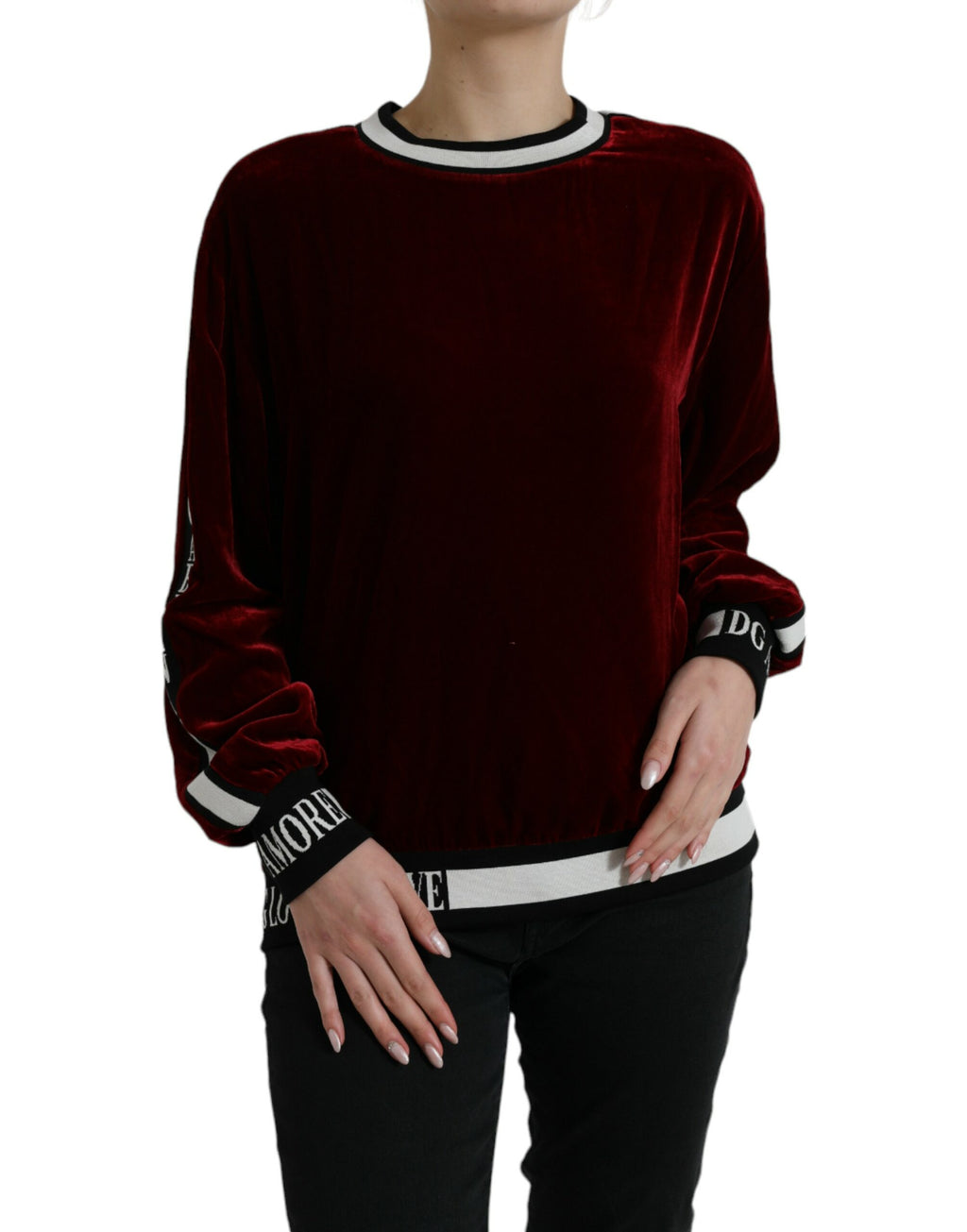 Pull Dolce & Gabbana en velours bordeaux à col rond, pull-over élégant et confortable pour femmes.