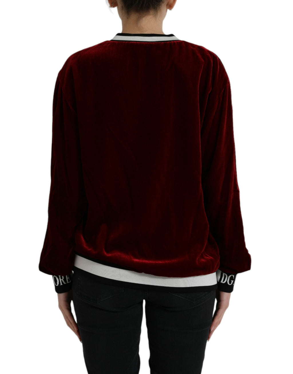 Pull-over Dolce & Gabbana en velours bordeaux à col rond, vue de face, détail du tissu et du col.