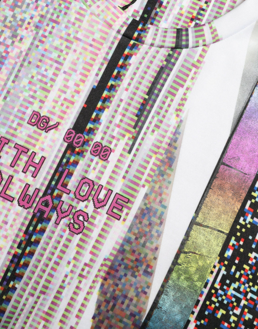T-shirt Dolce & Gabbana Multicolore With Love Always avec imprimé coloré, col rond et style décontracté.