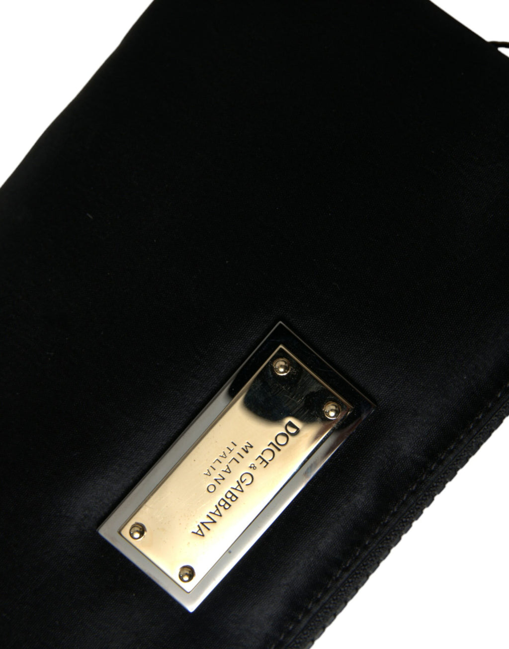 Pochette Dolce & Gabbana en nylon noir avec logo, porte-clés et plaque, sac clutch élégante et pratique.