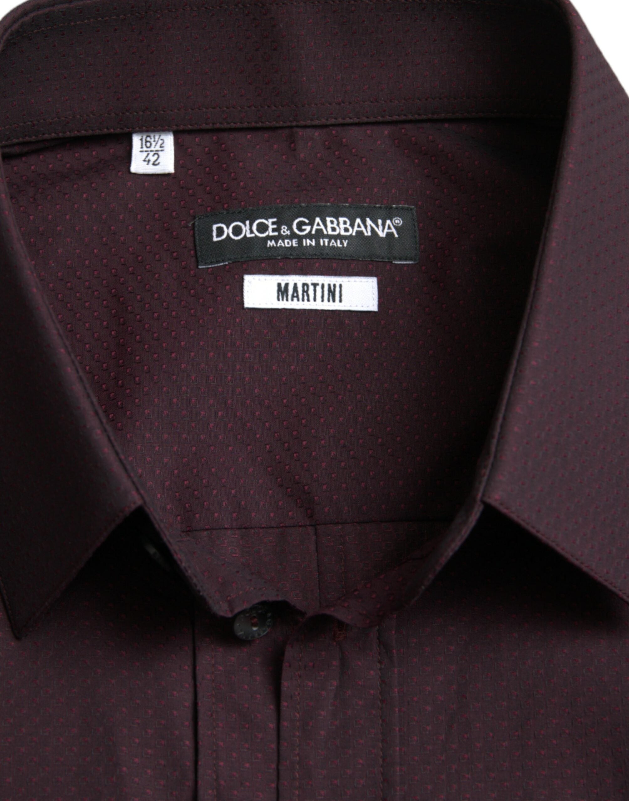 Robe de soirée en jacquard bordeaux Dolce & Gabbana avec détails élégants et coupe sophistiquée.