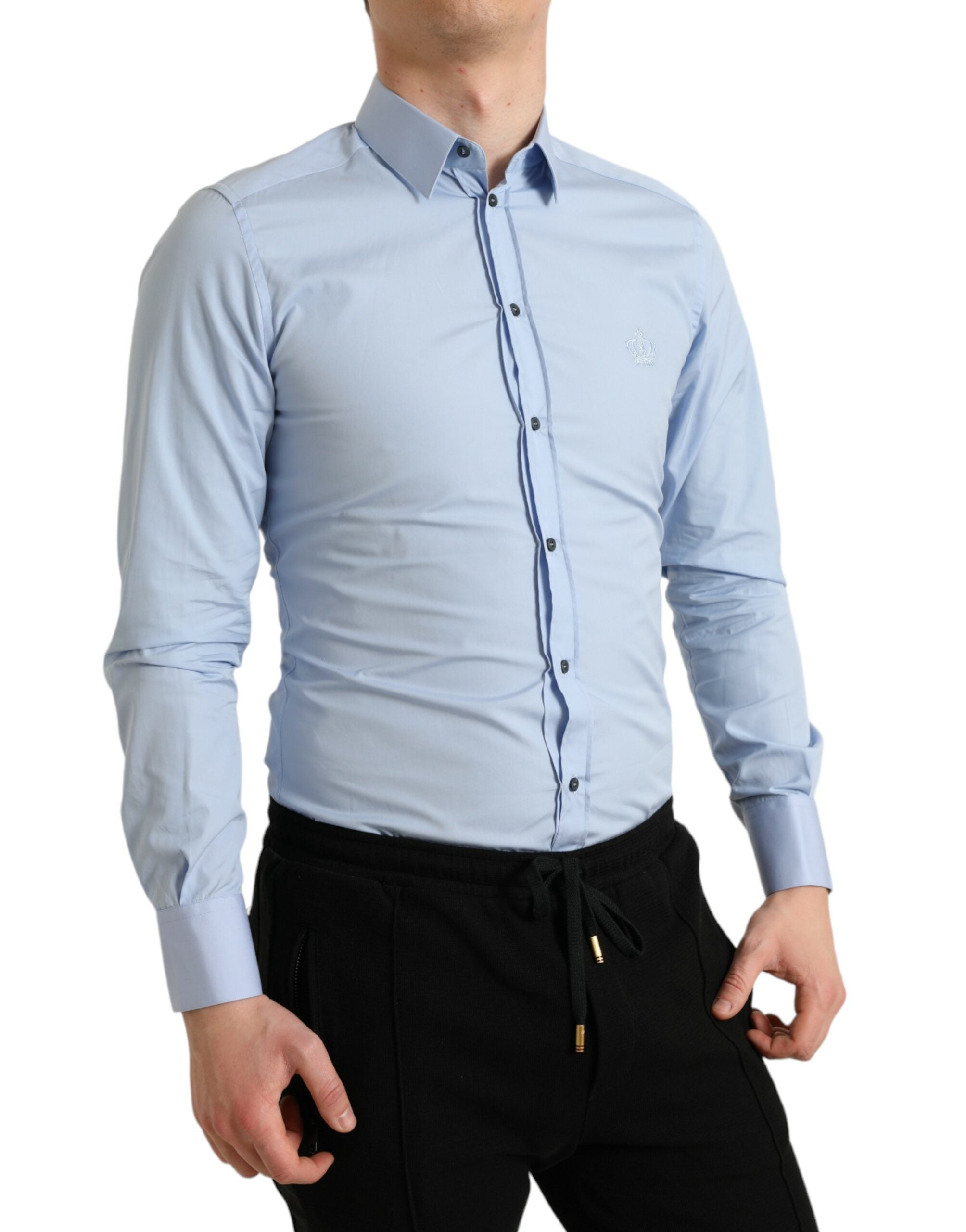 Chemise formelle en coton bleu ciel de Dolce & Gabbana pour homme, avec détails dorés et coupe élégante.