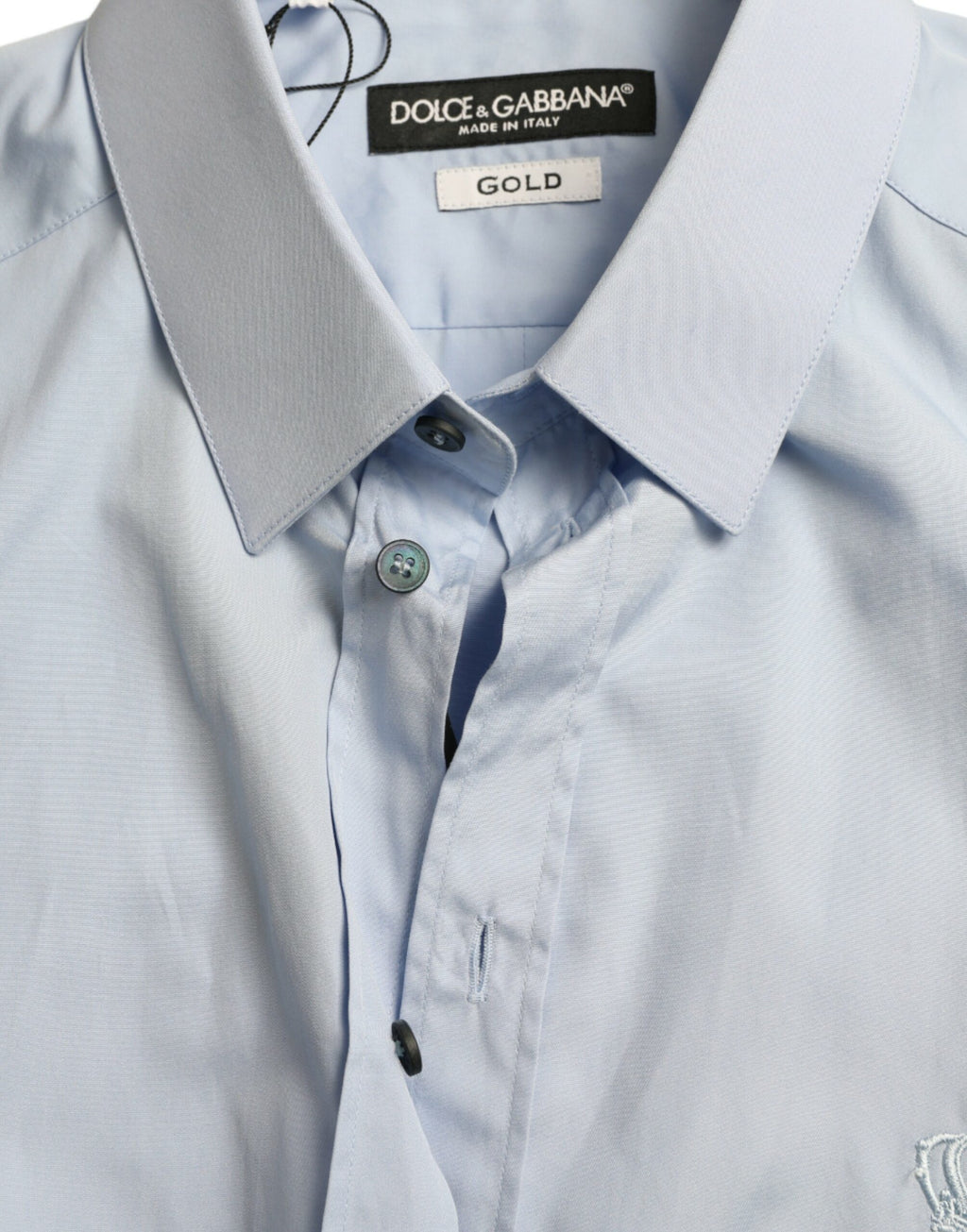 Chemise formelle homme Dolce & Gabbana en coton bleu ciel avec détails dorés, style élégant et sophistiqué.