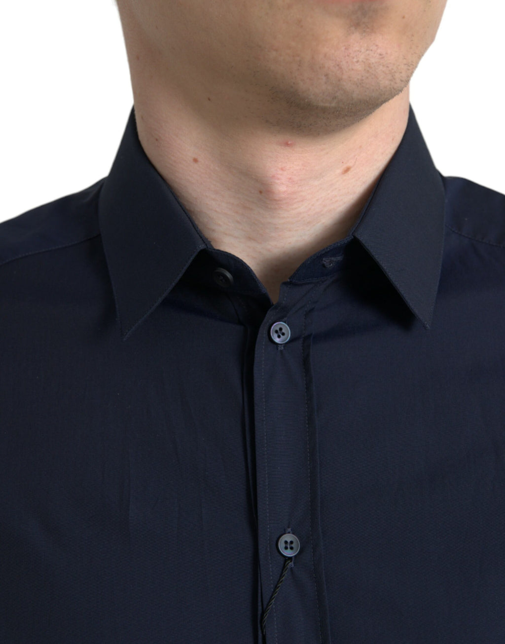 Chemise formelle Slim Fit bleu marine Dolce & Gabbana avec détails dorés, vue de face.