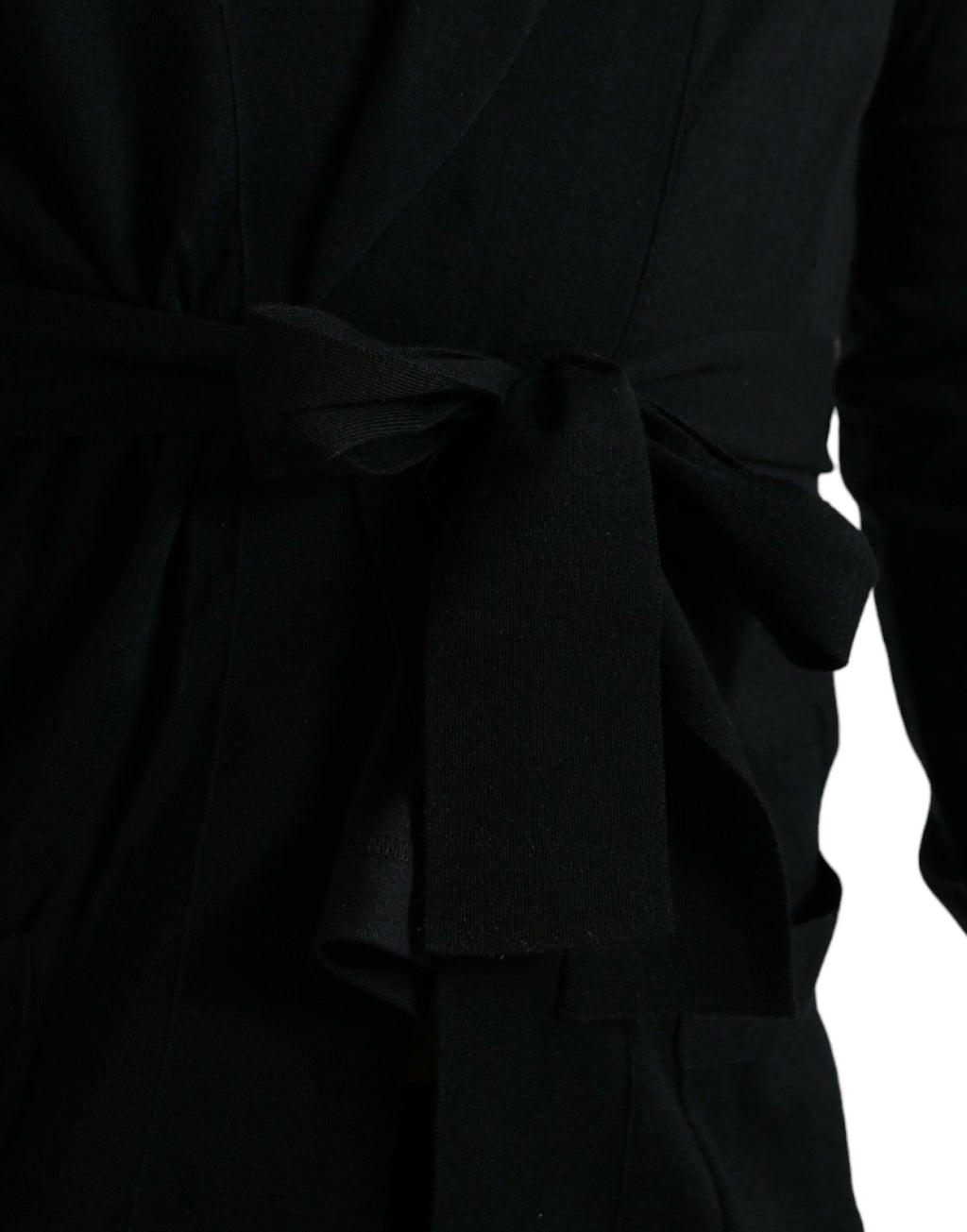 Robe longue noire en cachemire Dolce & Gabbana avec ceinture, manches longues et coupe élégante.