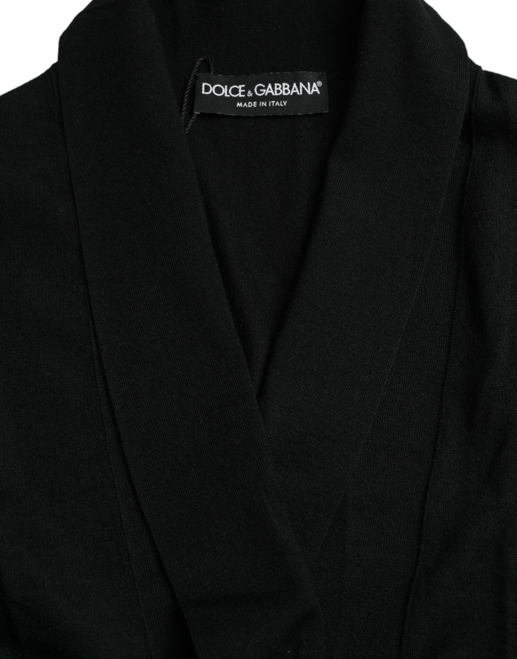 Robe longue en cachemire noir Dolce & Gabbana avec ceinture, manches longues et style enveloppant élégant.