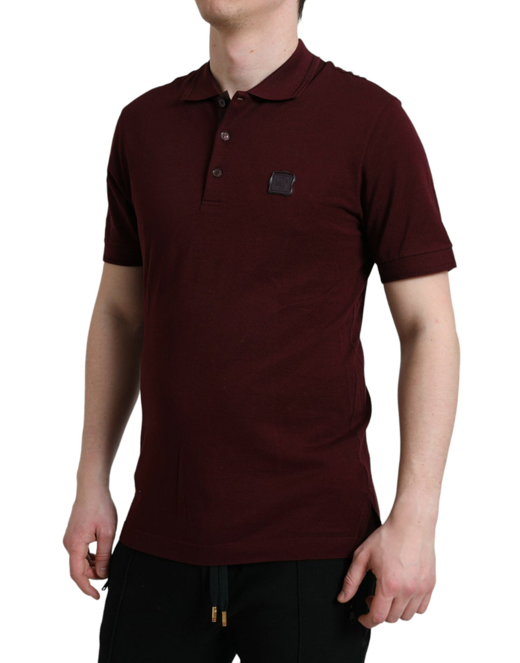 T-shirt polo Dolce & Gabbana à manches courtes couleur bordeaux avec col, vue de face.