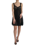 Robe courte en soie noire plissée en dentelle et chiffon de Dolce & Gabbana, élégante et sophistiquée.