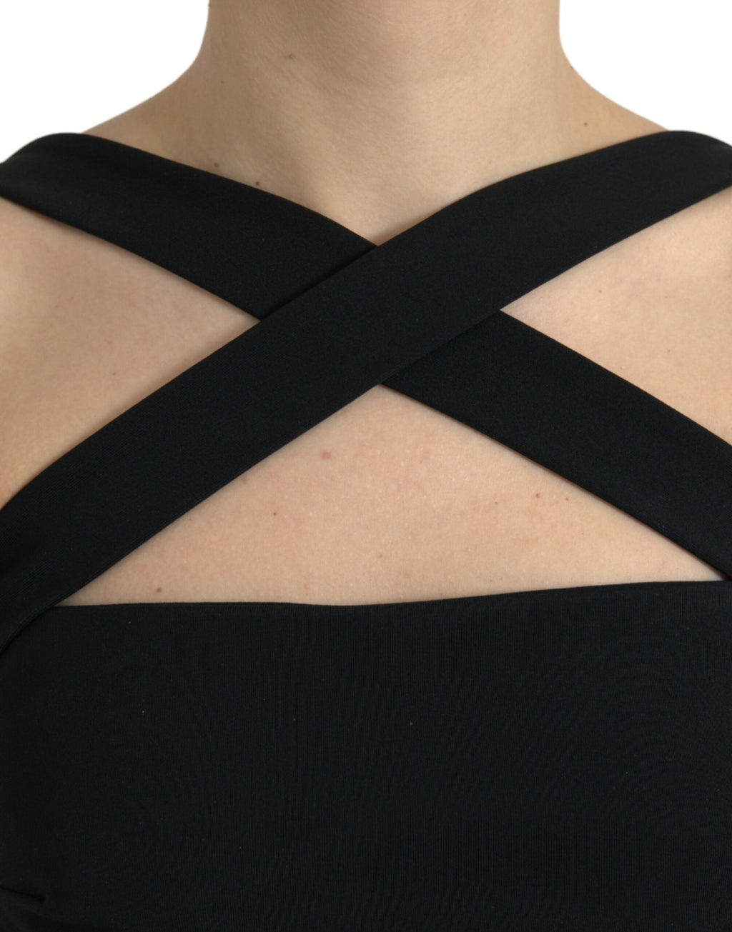 Robe midi noire sans manches à encolure halter de Dolce & Gabbana, robe ajustée en tissu élégant, vue de face.